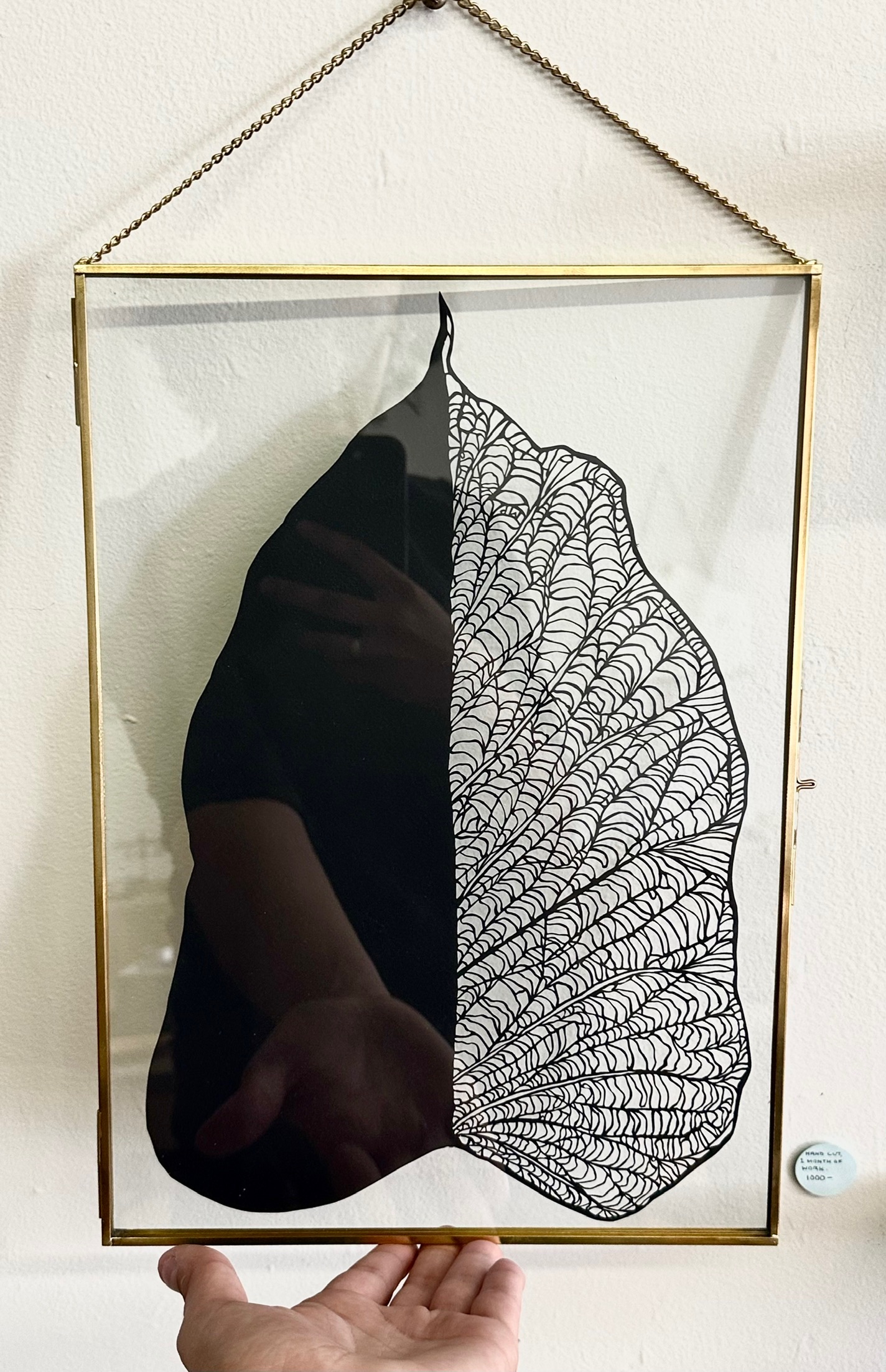 Framed leaf cutout